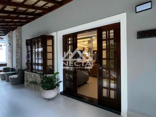 Casa com 825m² 5 quartos e 7 banheiros, à venda, no bairro Massaguaçu em Caraguatatuba
