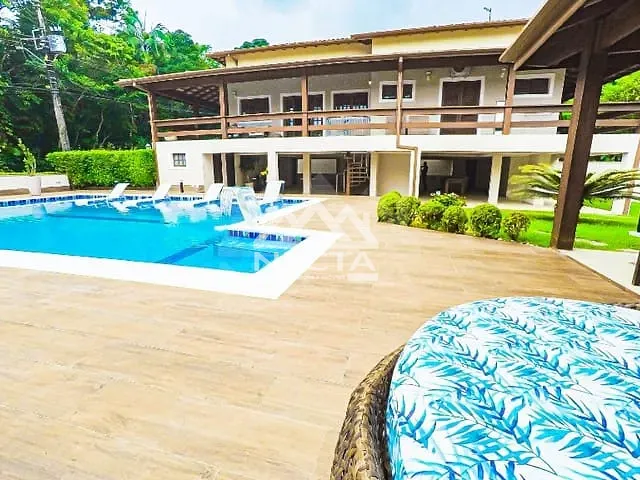 Casa com 825m² 5 quartos e 7 banheiros, à venda, no bairro Massaguaçu em Caraguatatuba