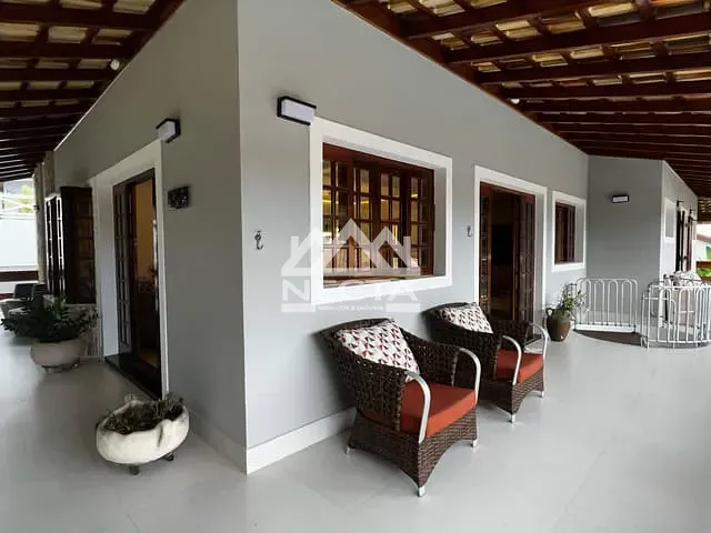 Casa com 825m² 5 quartos e 7 banheiros, à venda, no bairro Massaguaçu em Caraguatatuba
