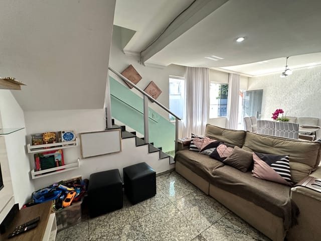 Casa 3 quartos e 3 banheiros, à venda, no bairro Manacás em Belo Horizonte
