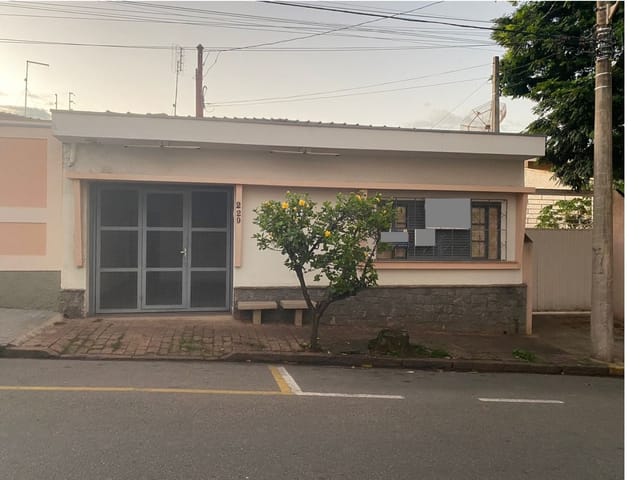 Casa com 264m² 2 quartos e 2 banheiros, à venda, no bairro Centro em São João da Boa Vista