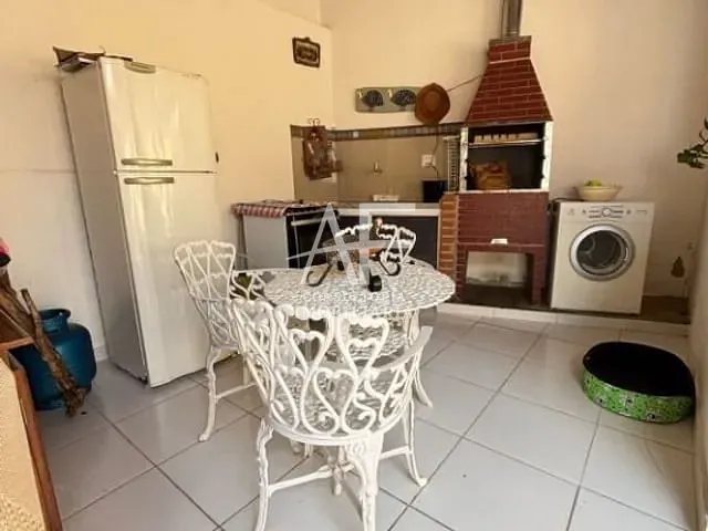 Casa com 192m² 3 quartos e 3 banheiros, à venda, no bairro Jardim Maria Augusta em Taubaté
