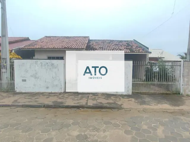 Casa 3 quartos e 2 banheiros, para alugar, no bairro Centro em Tijucas