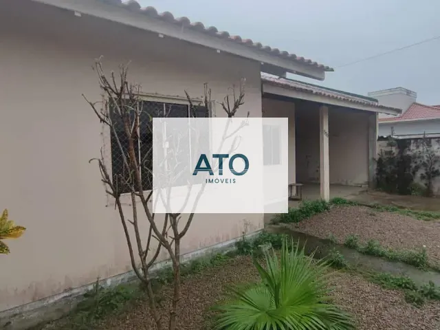 Casa 3 quartos e 2 banheiros, para alugar, no bairro Centro em Tijucas