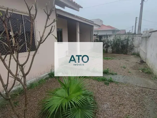 Casa 3 quartos e 2 banheiros, para alugar, no bairro Centro em Tijucas