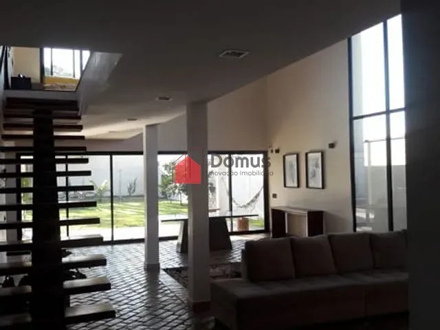 Casa à venda, no bairro Jardim Residencial Doutor Lessa em Pindamonhangaba