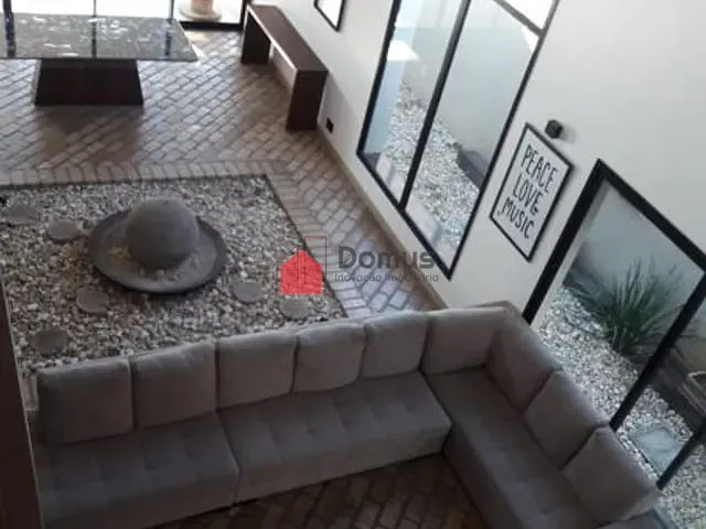 Casa à venda, no bairro Jardim Residencial Doutor Lessa em Pindamonhangaba