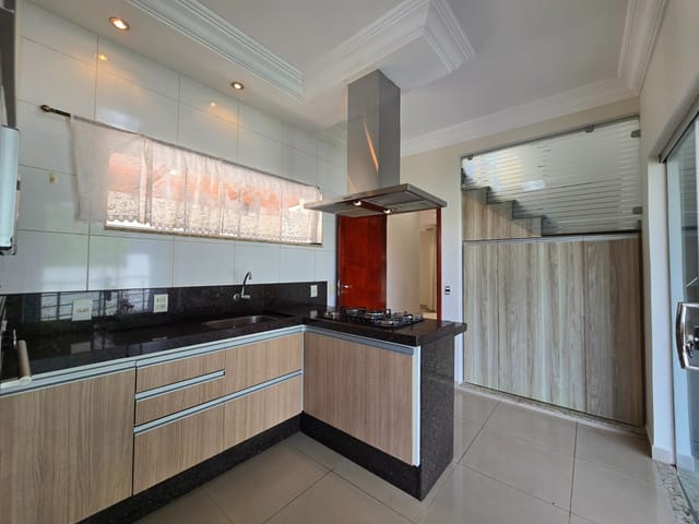 Casa 3 quartos e 2 banheiros, à venda ou para alugar, no bairro Engenho Velho em Nova Odessa