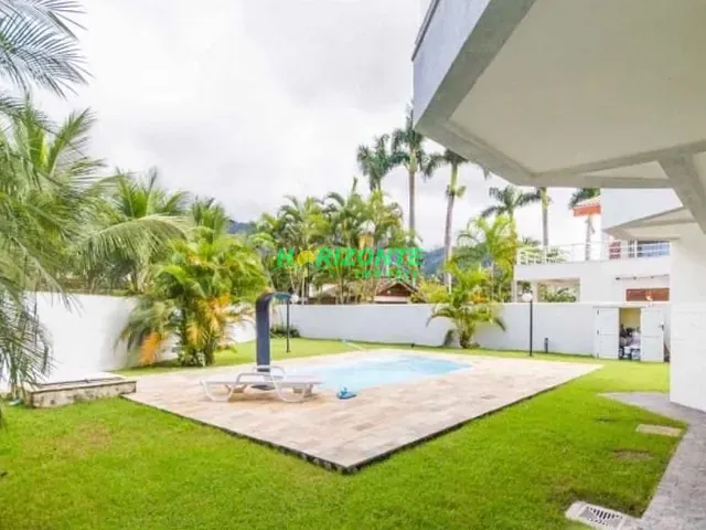 Casa com 620m² 4 quartos e 6 banheiros, à venda, no bairro Tabatinga em Caraguatatuba