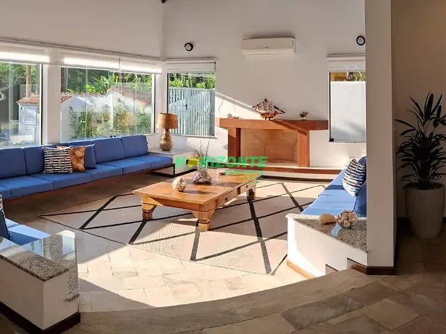 Casa com 620m² 4 quartos e 6 banheiros, à venda, no bairro Tabatinga em Caraguatatuba
