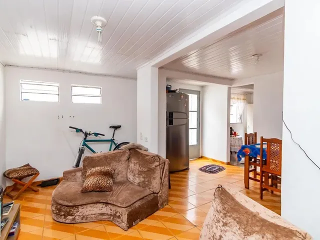 Casa com 200m² 3 quartos e 2 banheiros, à venda, no bairro Cidade Industrial em Curitiba