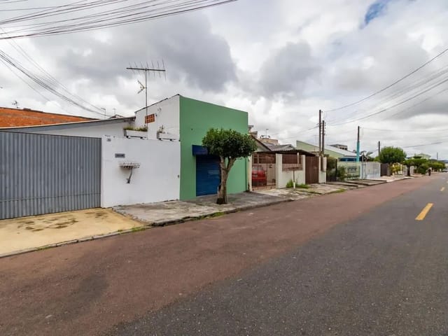 Casa com 200m² 3 quartos e 2 banheiros, à venda, no bairro Cidade Industrial em Curitiba