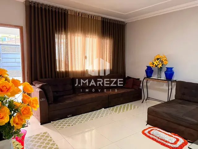 Casa 3 quartos e 1 banheiro, à venda, no bairro Vila Brasil em Apucarana
