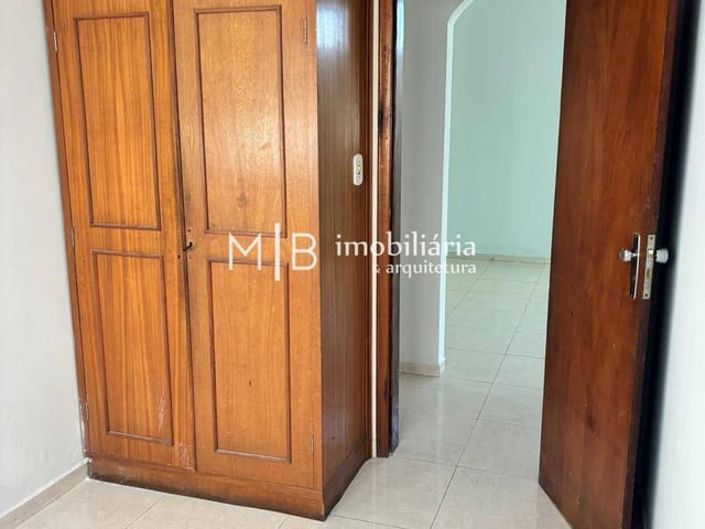 Casa 4 quartos e 1 banheiro, para alugar, no bairro Olaria em Lavras