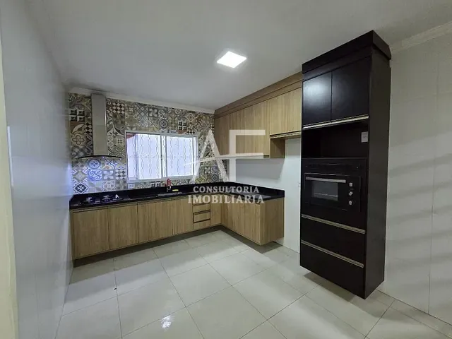 Casa com 175m² 3 quartos e 2 banheiros, à venda, no bairro Jardim Gurilândia em Taubaté