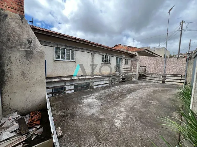 Casa com 402m² 3 quartos e 2 banheiros, à venda, no bairro Guarani em Colombo
