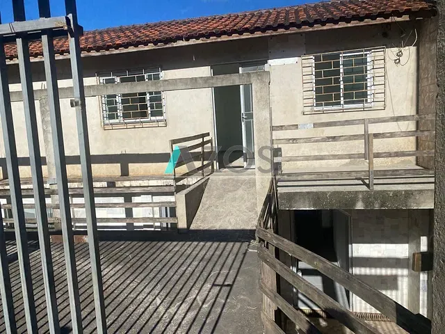 Casa com 402m² 3 quartos e 2 banheiros, à venda, no bairro Guarani em Colombo