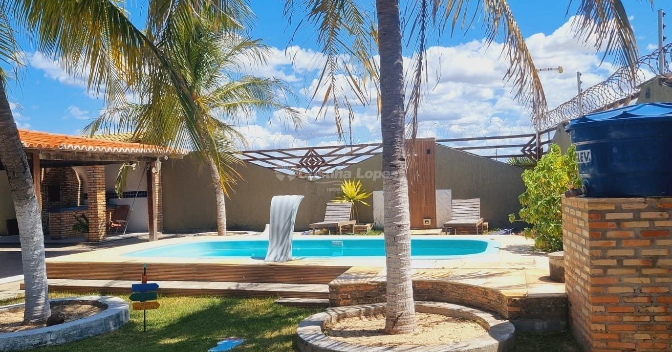 Casa à venda com 4 quartos, 150m² - Foto 1