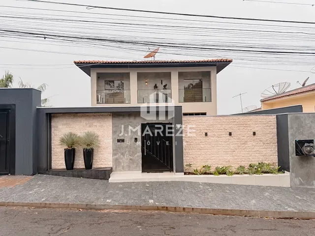 Casa com 415m² 3 quartos e 5 banheiros, à venda, no bairro Centro em Apucarana