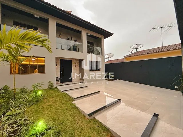 Casa com 415m² 3 quartos e 5 banheiros, à venda, no bairro Centro em Apucarana