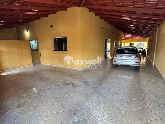Casa 4 quartos e 3 banheiros, à venda, no bairro Jardim Mont Serrat em Aparecida de Goiânia