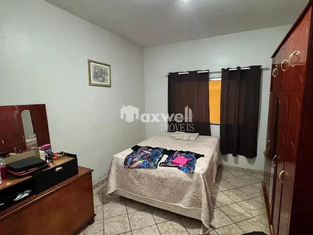 Casa 4 quartos e 3 banheiros, à venda, no bairro Jardim Mont Serrat em Aparecida de Goiânia