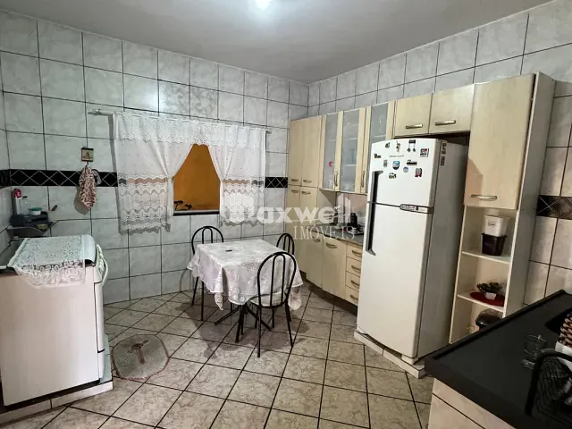 Casa 4 quartos e 3 banheiros, à venda, no bairro Jardim Mont Serrat em Aparecida de Goiânia