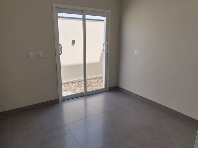 Casa com 210m² 3 quartos e 2 banheiros, à venda, no bairro Jardim Curitiba em Sinop