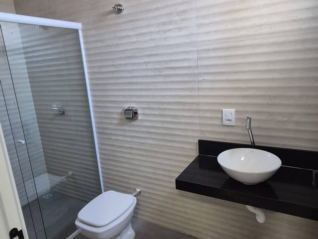 Casa com 210m² 3 quartos e 2 banheiros, à venda, no bairro Jardim Curitiba em Sinop