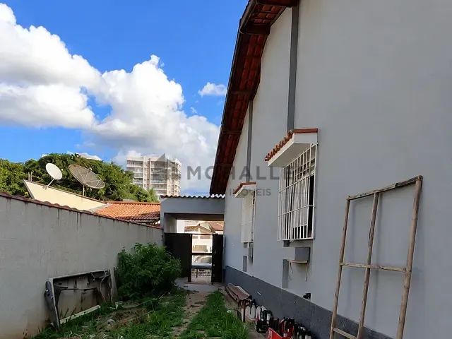 Casa com 400m² 3 quartos e 3 banheiros, para alugar, no bairro Morro Chic em Itajubá