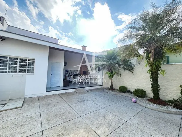 Casa com 264m² 3 quartos e 2 banheiros, à venda, no bairro Jardim Maria Augusta em Taubaté