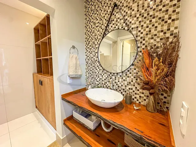 Casa com 432m² 3 quartos e 5 banheiros, à venda, no bairro Quinta Funchal em Apucarana