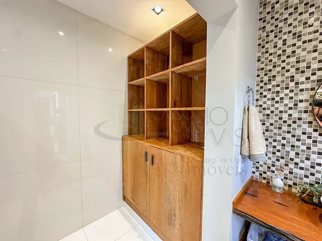 Casa com 432m² 3 quartos e 5 banheiros, à venda, no bairro Quinta Funchal em Apucarana