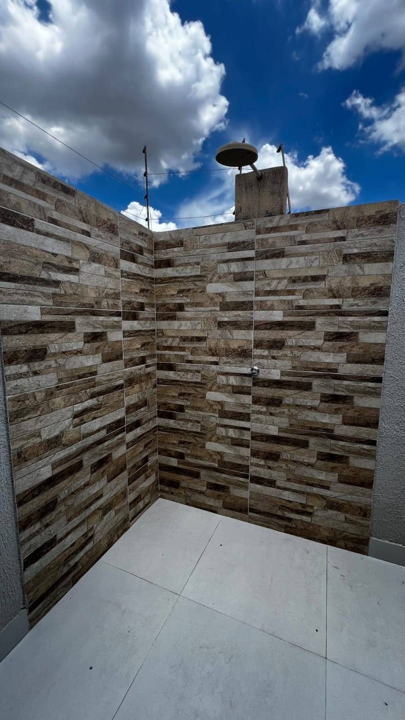 Casa à venda com 3 quartos, 120m² - Foto 2