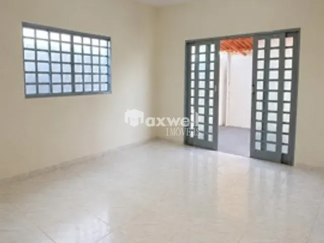 Casa com 386m² 3 quartos e 2 banheiros, à venda, no bairro Goiânia Park Sul em Aparecida de Goiânia