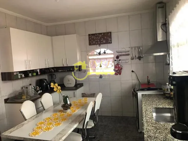 Casa 3 quartos e 2 banheiros, à venda, no bairro Vila Aeroporto em Campinas