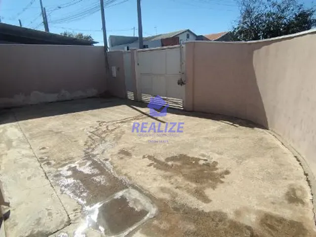 Casa com 200m² 2 quartos e 2 banheiros, à venda, no bairro Conjunto Habitacional Flora Rica em Botucatu