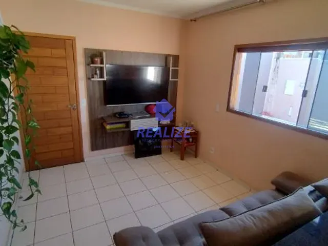 Casa com 200m² 2 quartos e 2 banheiros, à venda, no bairro Conjunto Habitacional Flora Rica em Botucatu