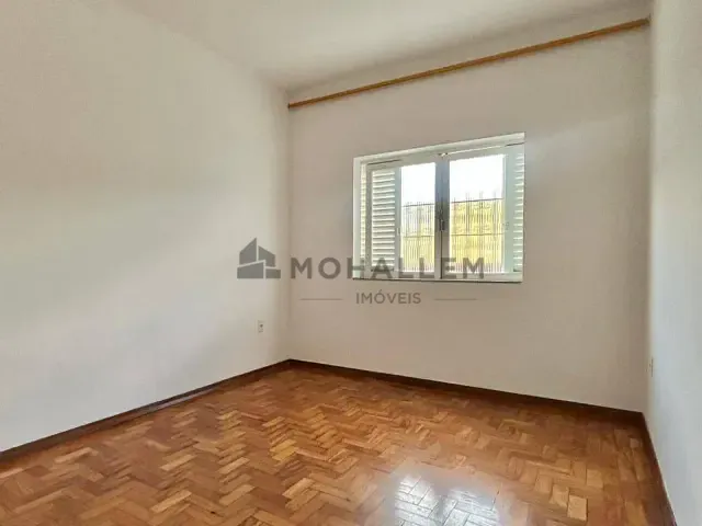Casa com 352m² 5 quartos e 2 banheiros, à venda ou para alugar, no bairro Centro em Itajubá