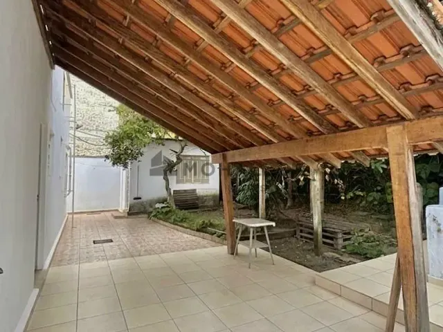 Casa com 352m² 5 quartos e 2 banheiros, à venda ou para alugar, no bairro Centro em Itajubá