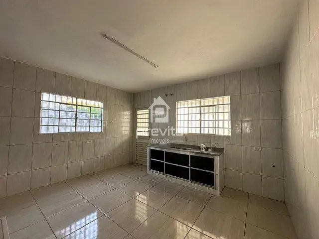 Casa com 250m² 3 quartos e 2 banheiros, à venda, no bairro Jardim Ana Emilia em Taubaté
