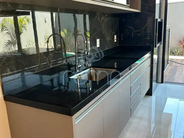 Casa com 253m² 3 quartos e 5 banheiros, à venda, no bairro Residencial Maria Júlia em São José do Rio Preto