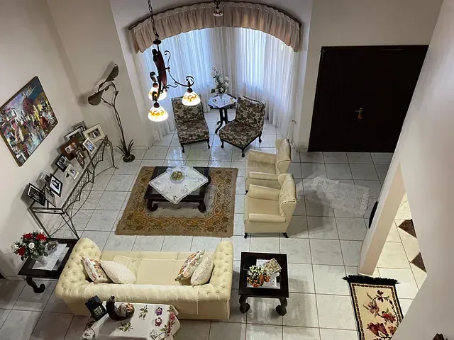 Casa com 660m² 5 quartos e 4 banheiros, à venda, no bairro Jardim Menegazzo em Apucarana