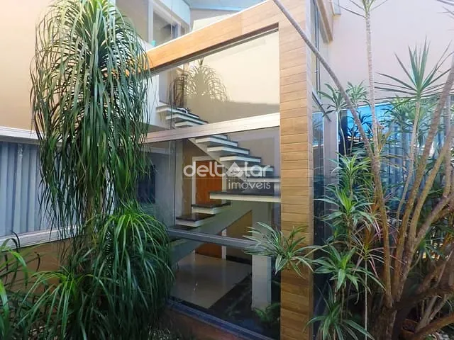 Casa com 636m² 5 quartos e 7 banheiros, à venda, no bairro Trevo em Belo Horizonte