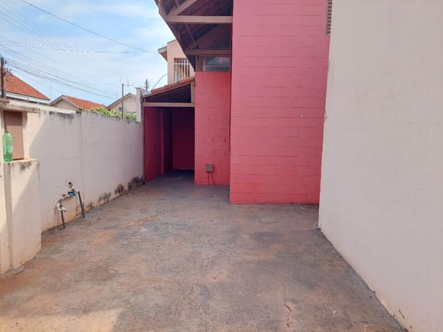 Casa com 213m² 3 quartos e 1 banheiro, à venda, no bairro Parque São Vicente em Birigüi