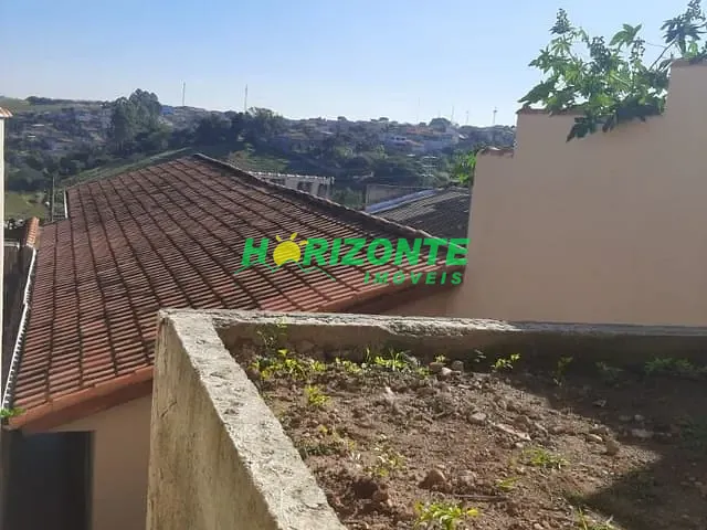 Casa com 180m² 3 quartos e 1 banheiro, à venda, no bairro Jardim Maria Amélia em Jacareí
