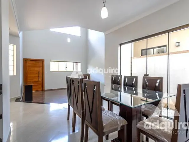 Casa com 300m² 4 quartos e 3 banheiros, à venda, no bairro Jardim Carvalho em Ponta Grossa