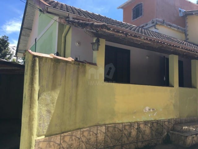 Casa com 380m², à venda, no bairro Independência em Petrópolis