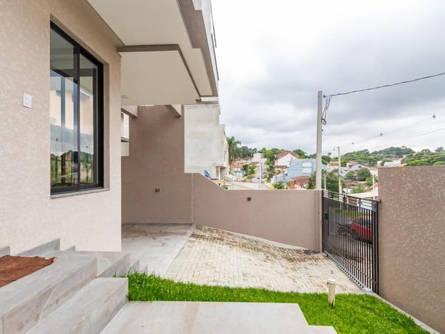 Casa com 128m² 3 quartos e 5 banheiros, à venda, no bairro Vista Alegre em Curitiba