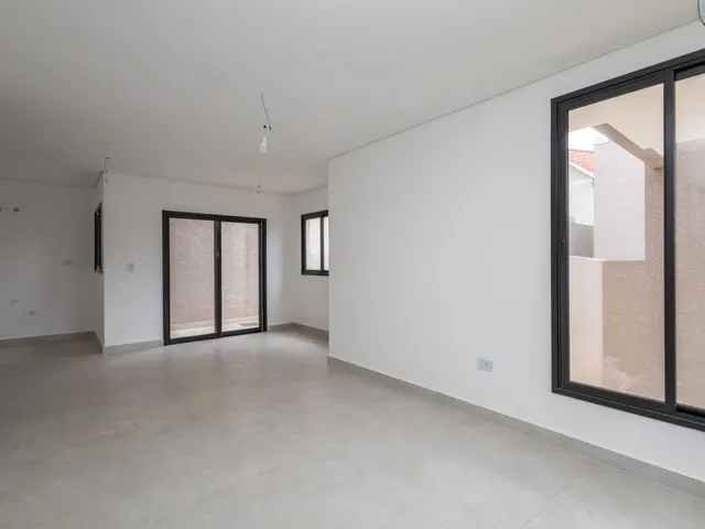 Casa com 128m² 3 quartos e 5 banheiros, à venda, no bairro Vista Alegre em Curitiba